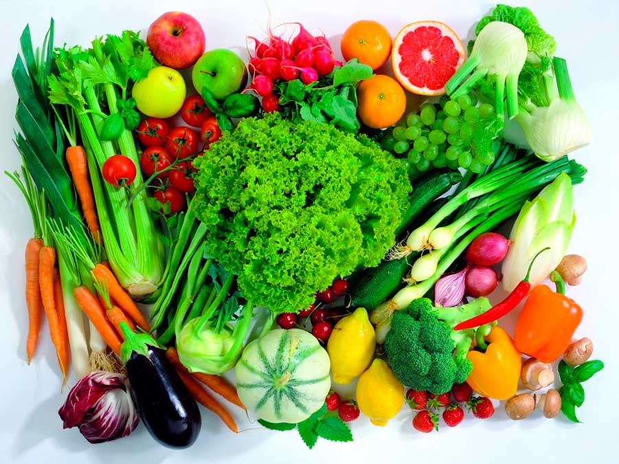 свежие овощи и фрукты